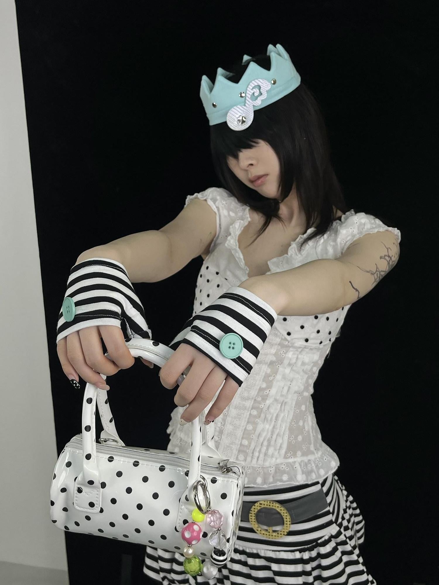 Ttsunami Vintage Black White Striped Half Palm Button Women&