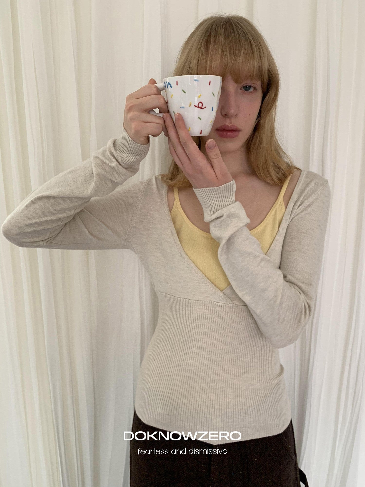 DKZ OFFICIAL V-neck Colorblock Faux Layered Women&