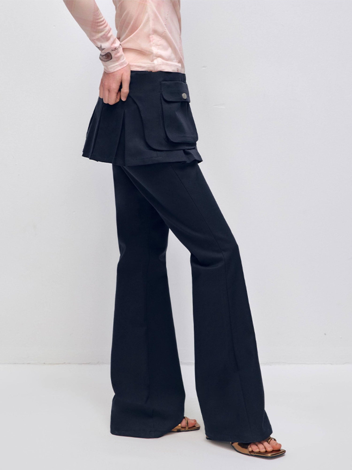 RUN TO THE FUTURE Pocketed Low Waist Micro Flare Slim Fit Women Zipper Poly Cotton Skorts