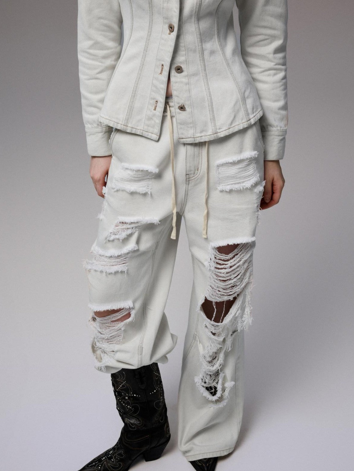 1JINN STUDIO Washed White Ripped Embroidered Low Waist Women&