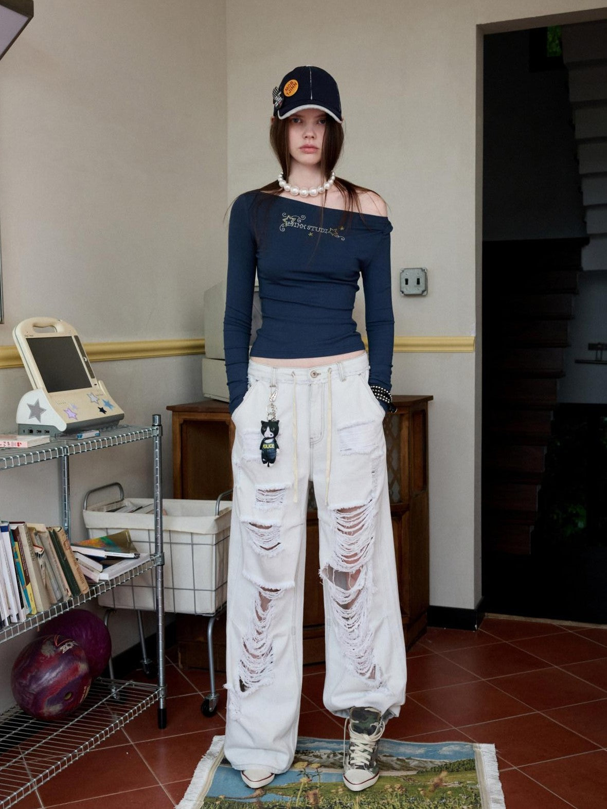 1JINN STUDIO Washed White Ripped Embroidered Low Waist Women&