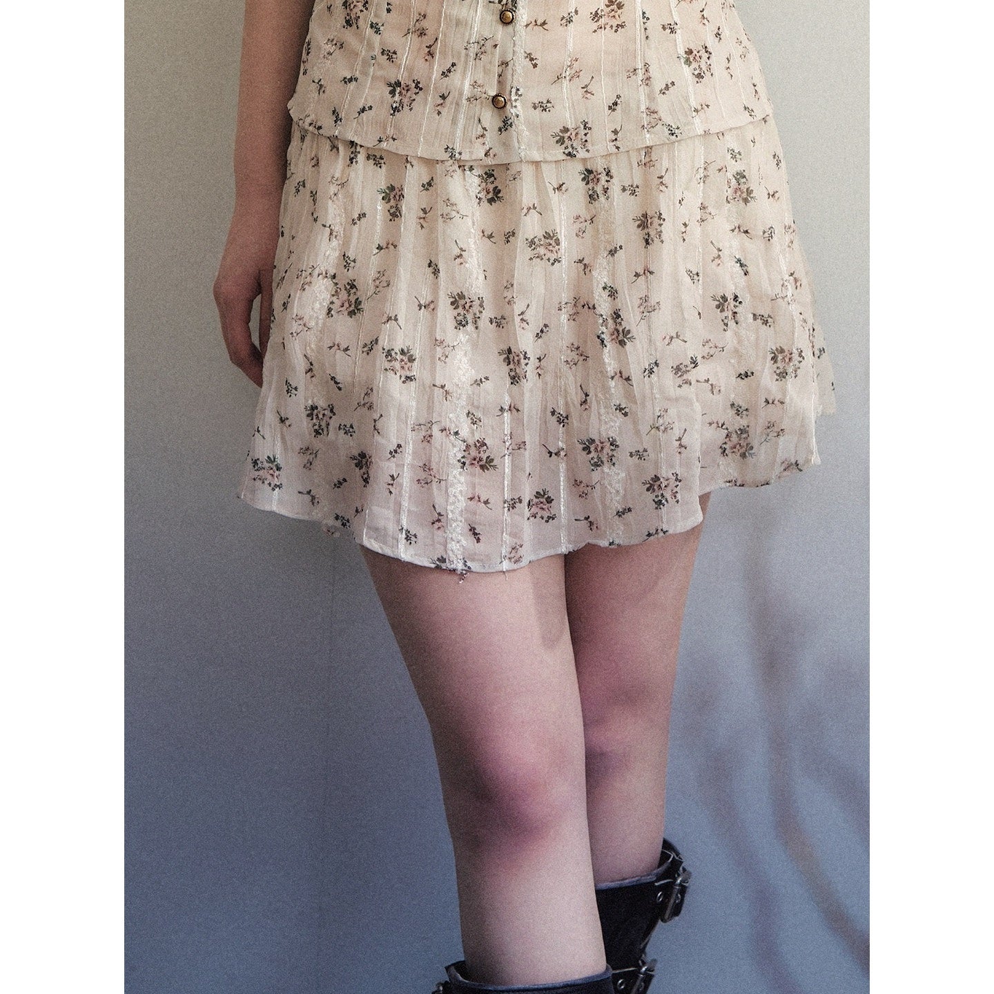1P_STUDIO_Almond_Beige_Floral_Bow_Tie_Pleated_Women&