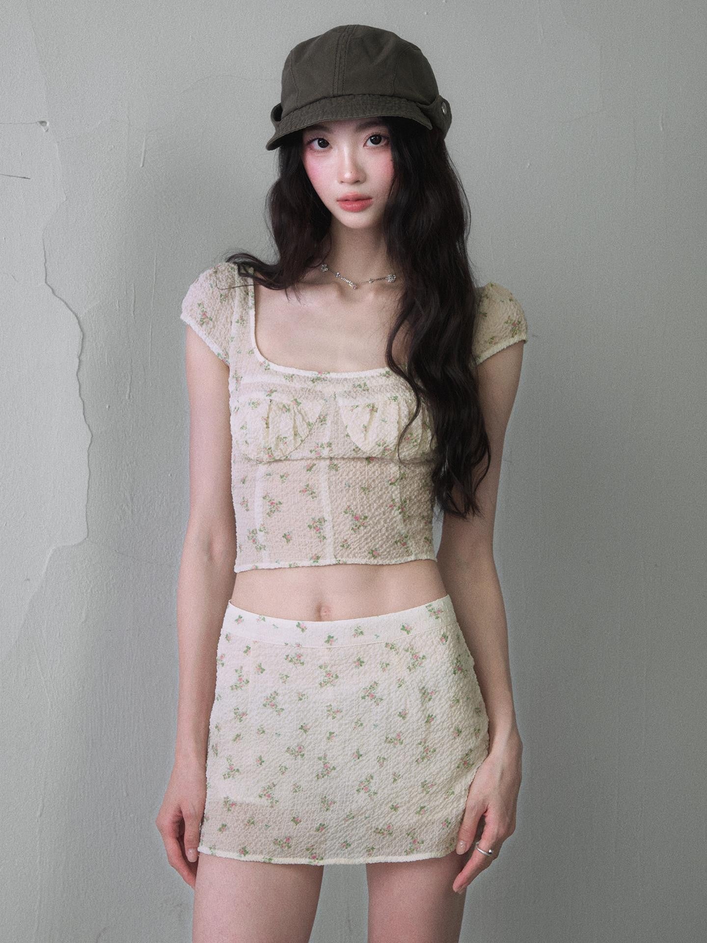 1P STUDIO Floral Square Neck Cropped Fitted High Waist Women&