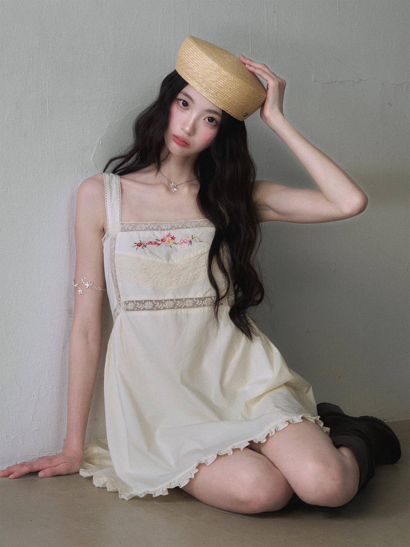 1P STUDIO French Floral Embroidered Lace Trim Square Neck Women&