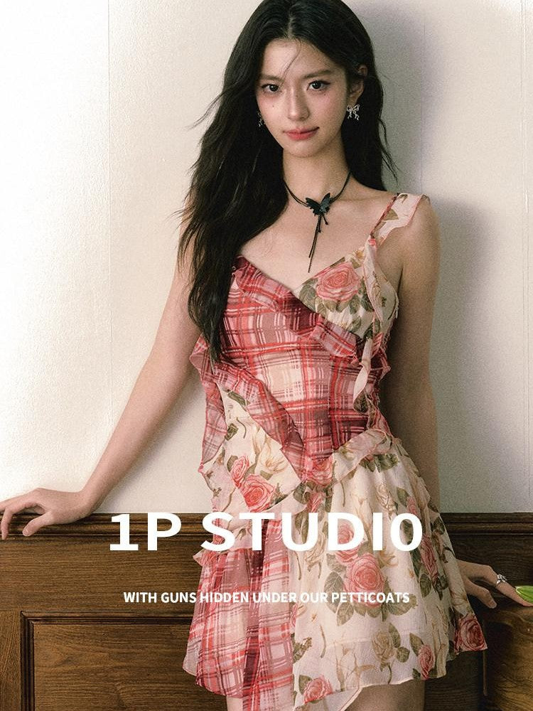 1P STUDIO Red Plaid Patchwork Rose Floral Ruffle Tie V-neck Women&