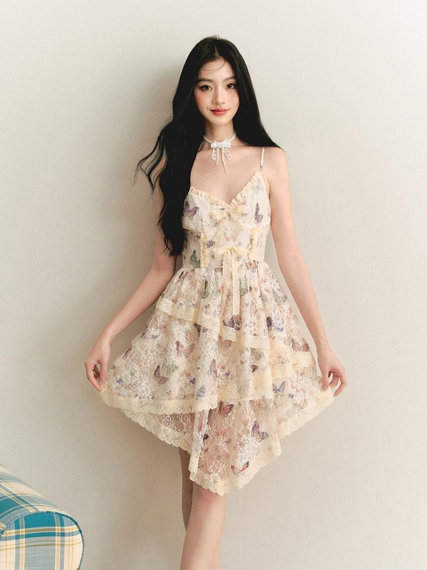 1P STUDIO Vintage Butterfly Lace Fitted Asymmetrical V-neck Women&