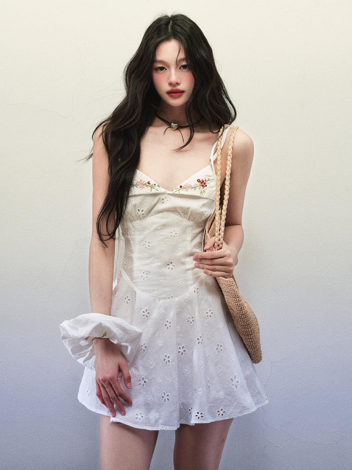 1P STUDIO White Floral Cutout Embroidered V-neck Strappy Women&