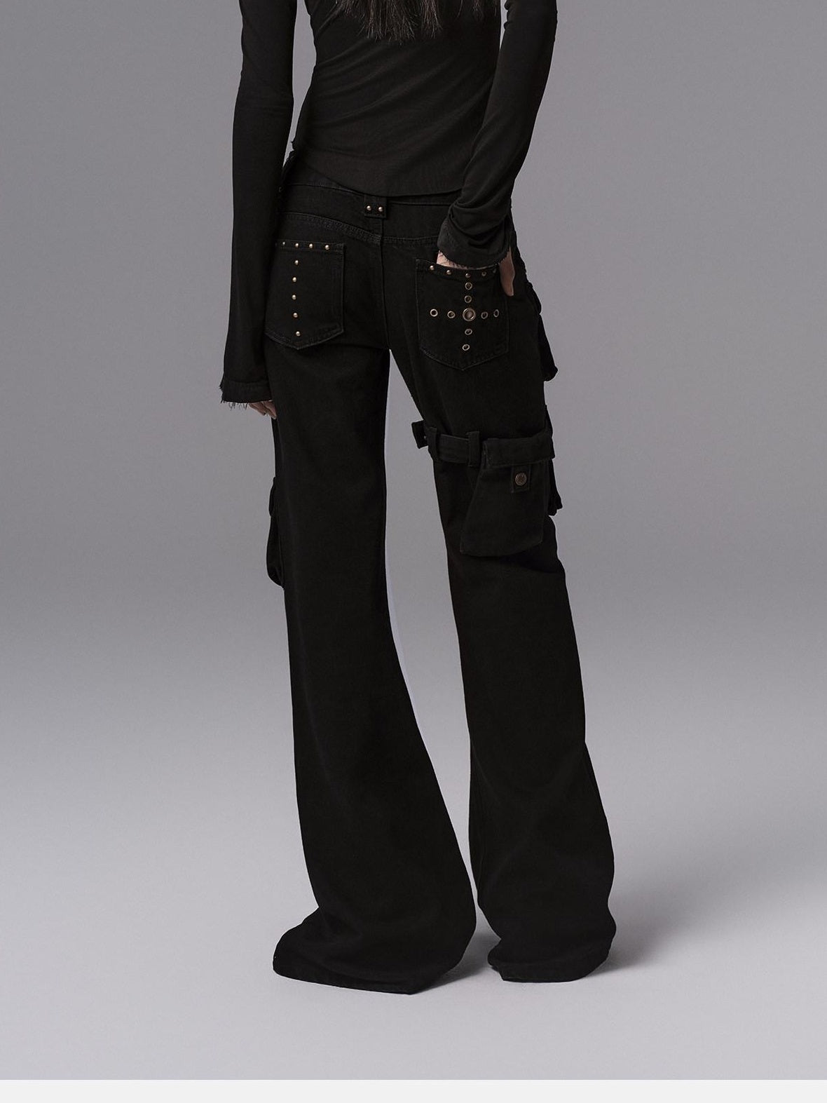 Low pixel Dark Gothic Flared Mid Rise Pocketed Cotton Zip Fly Women Black Cargo Pants