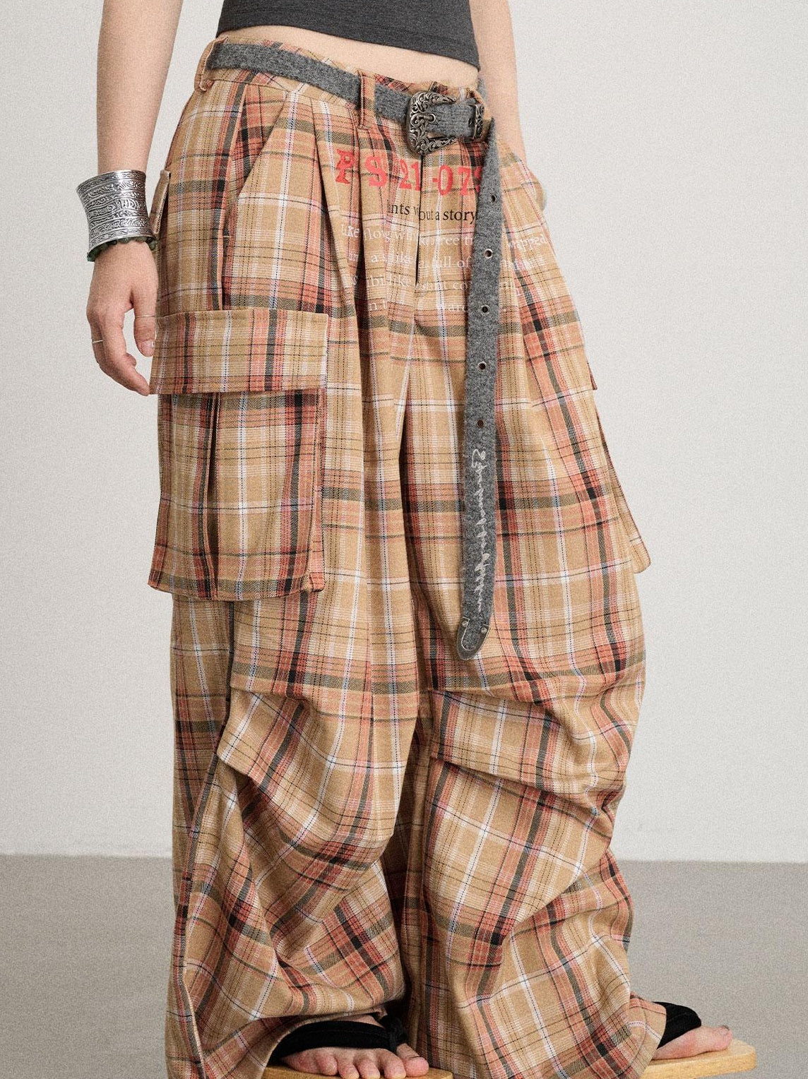 Achihara 2025 Spring Summer Plaid Wide Leg Cargo Pants