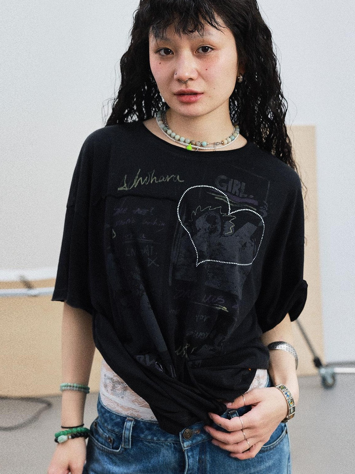 Achihara 2025 White Black Summer Rolled Sleeve T-Shirt