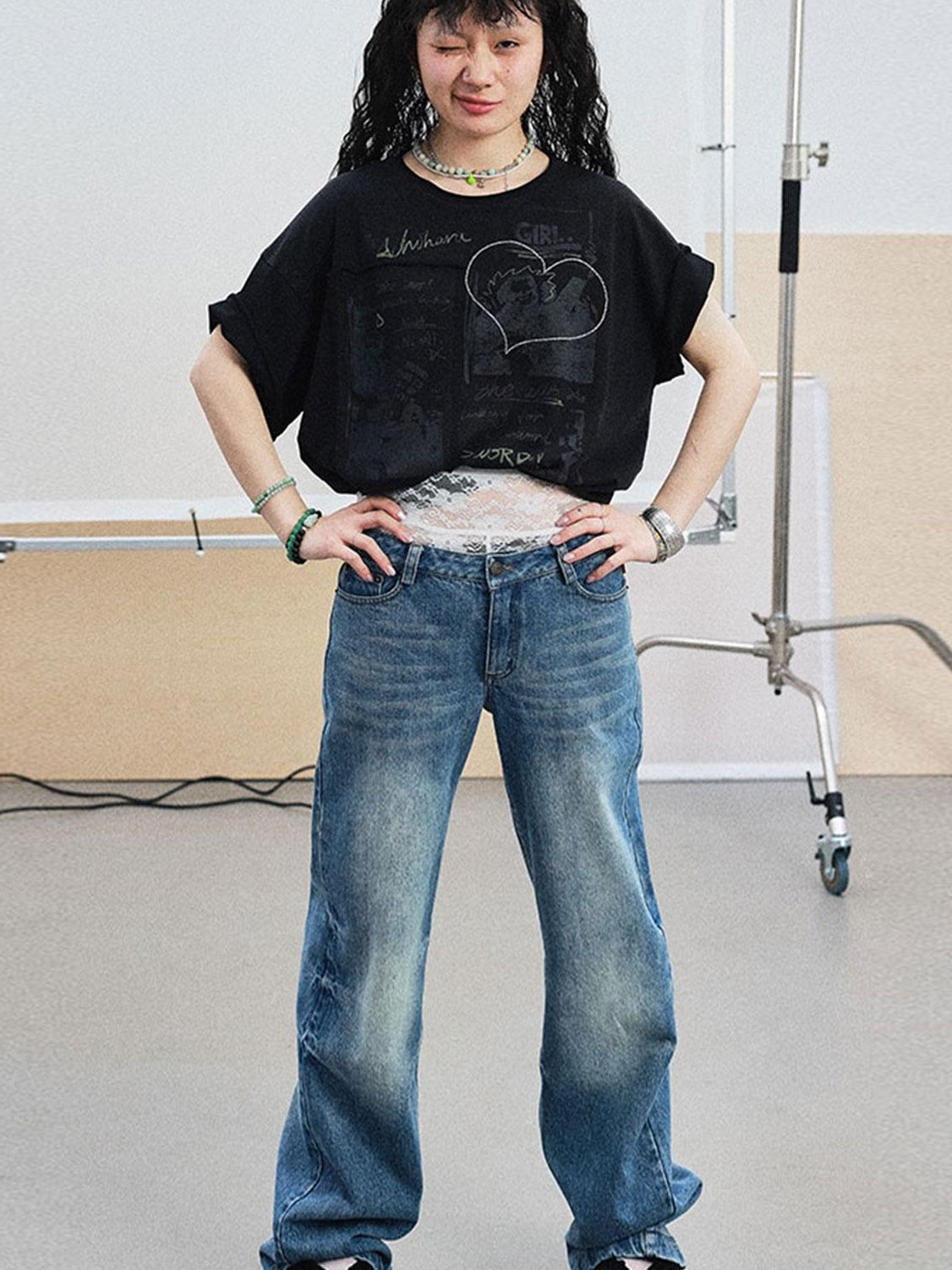Achihara 2025 White Black Summer Rolled Sleeve T-Shirt