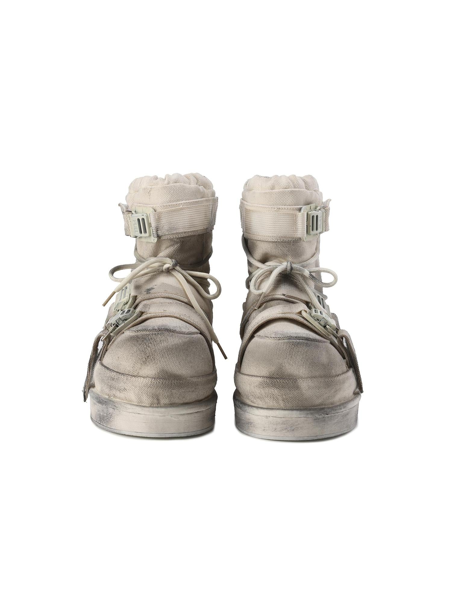 24ans Distressed Beige Snow Boots Detachable Faux Fur Lined