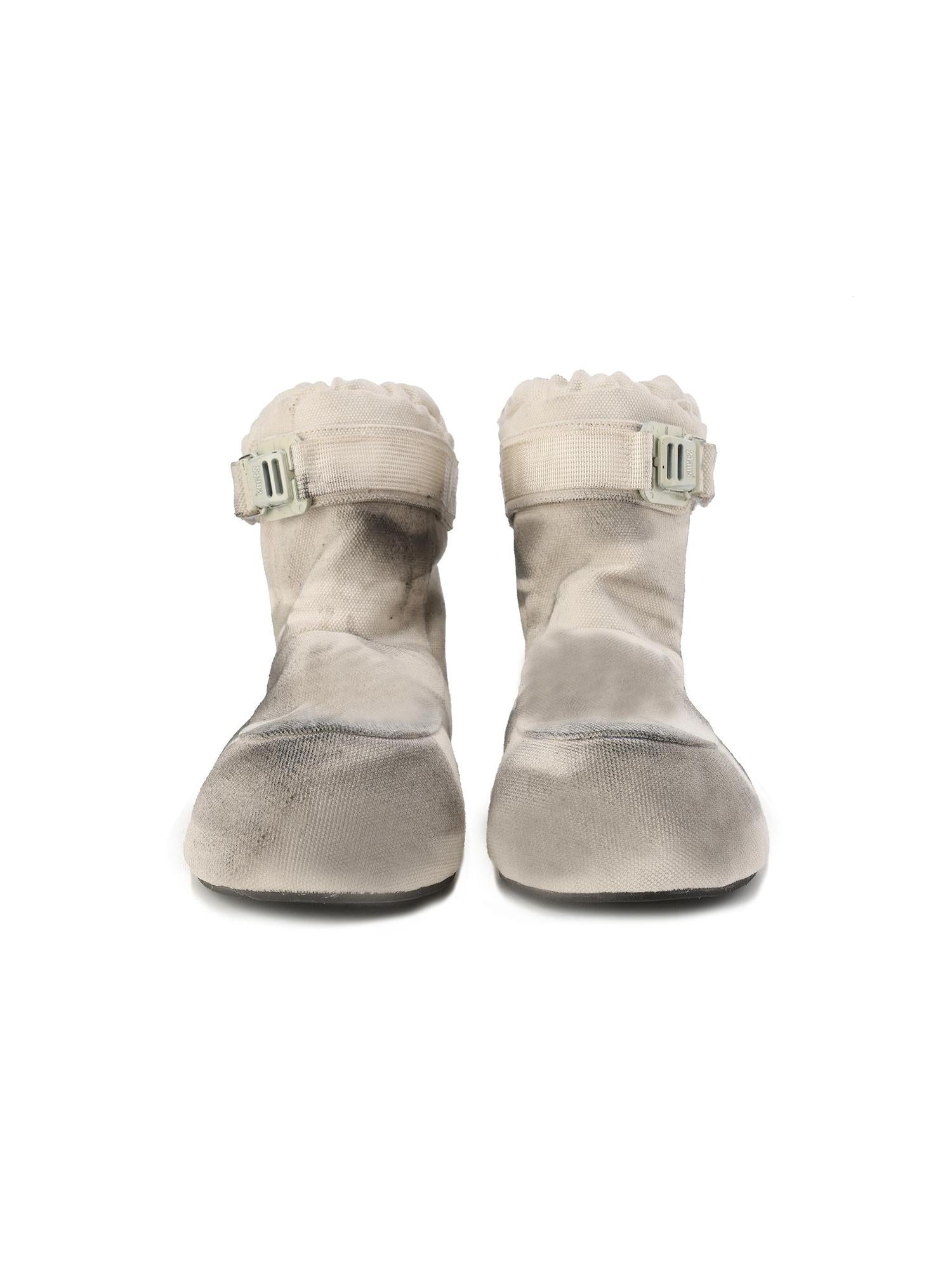 24ans Distressed Beige Snow Boots Detachable Faux Fur Lined
