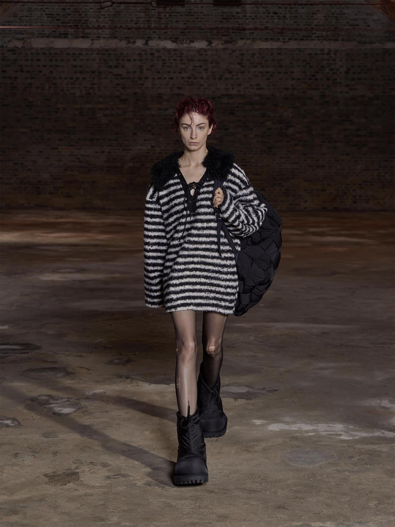 24ans Striped Detachable Shearling Collar Knit Sweater