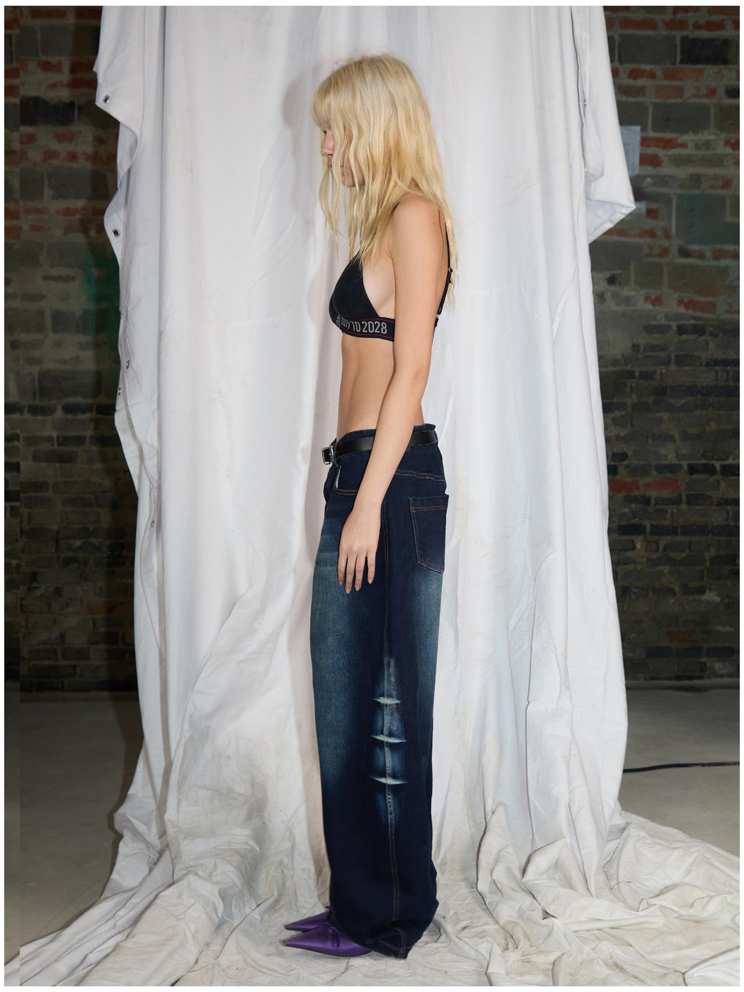 24ans Thermal Stretch Slimming Dark Blue Washed Denim Jeans with Cat Whiskers