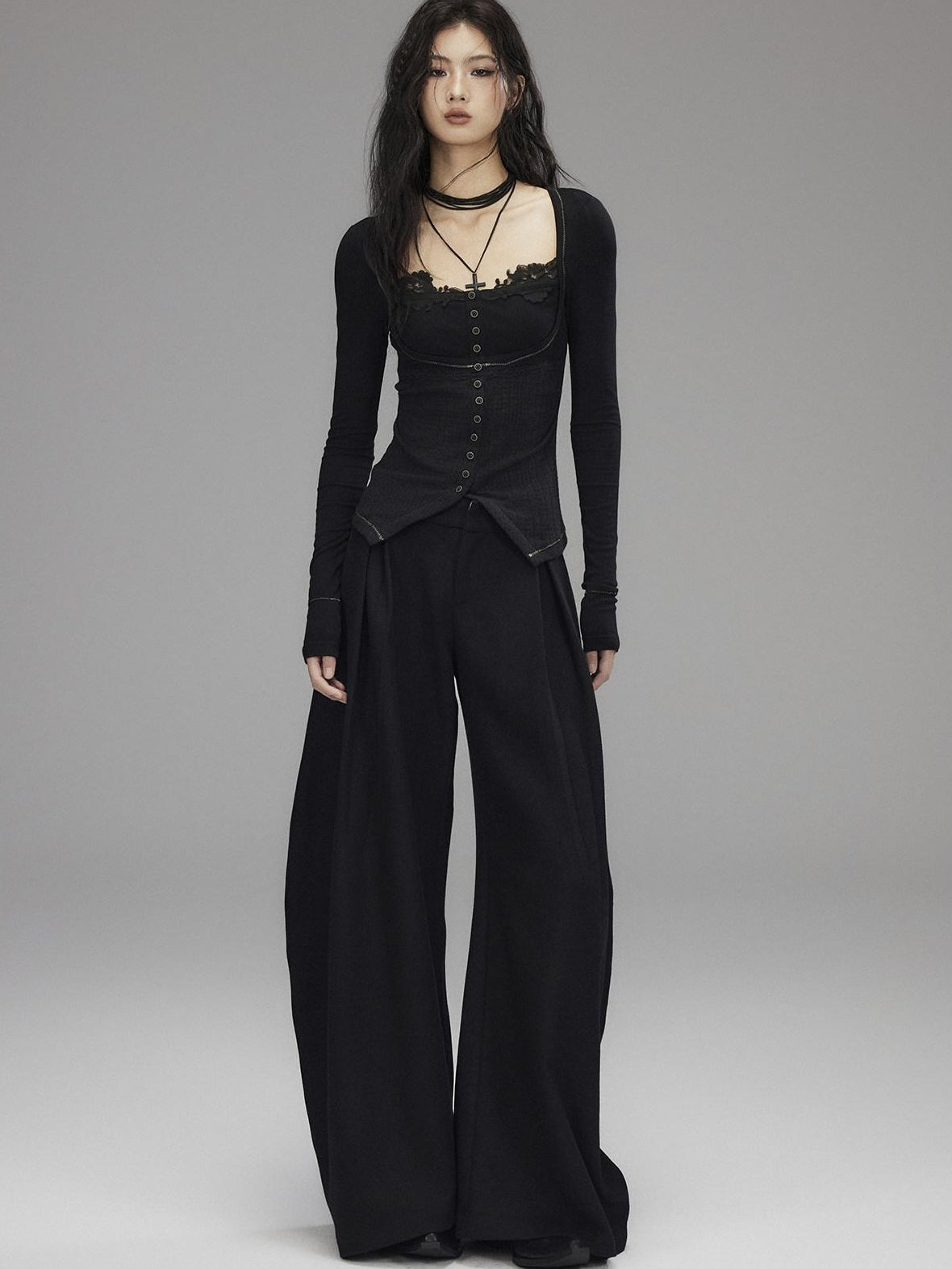 Low pixel Slim Fit Gothic V-neck Paneled Knit Black Womens Everyday Long Sleeve Crop Tops