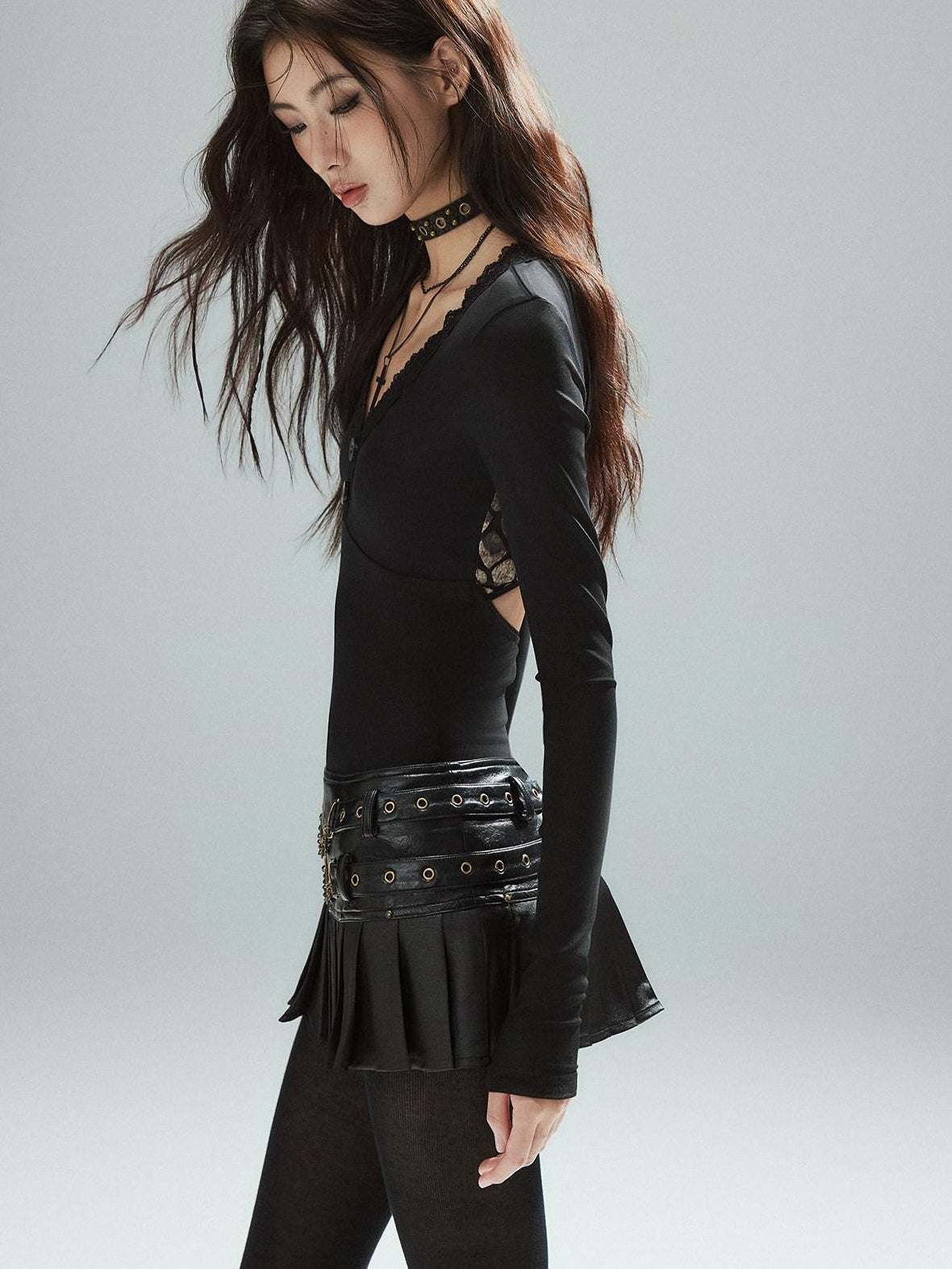 Low pixel Soft Lyocell Stretch Slim Urban Panel V-neck Black Long Sleeve Crop Tops