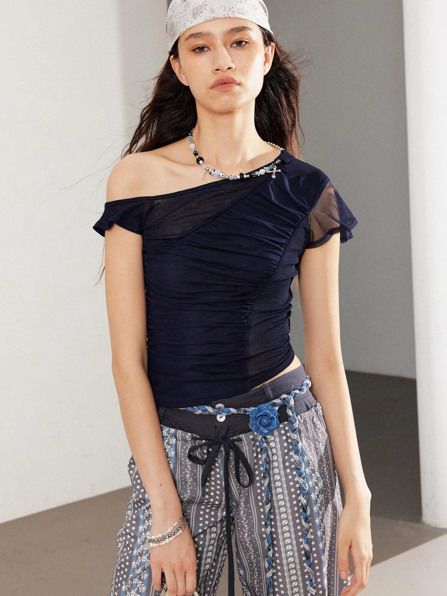 Asym Detachable Necklace Mesh Ruffle Sleeve Fitted Tee