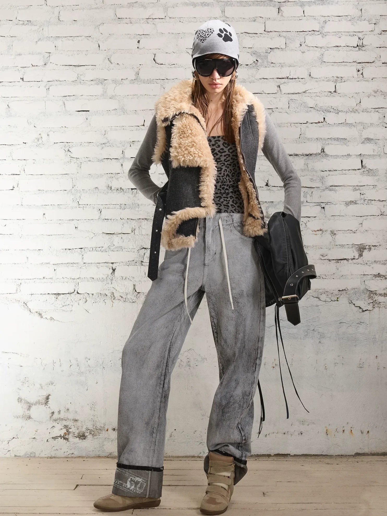 2th Desire Fleece Lined Wool Blend V Neck Zipper Front Paneled Women Black White Warm Vest