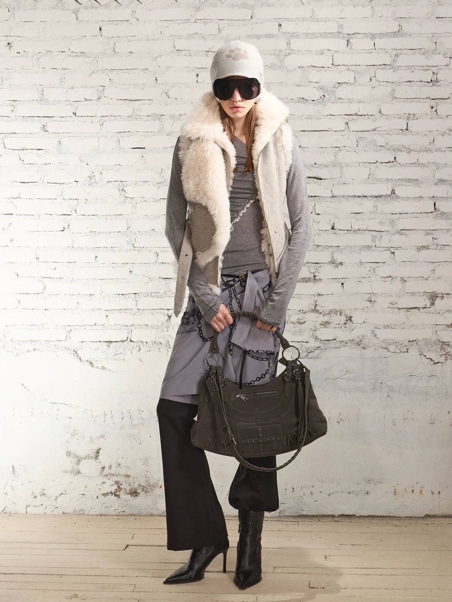 2th Desire Fleece Lined Wool Blend V Neck Zipper Front Paneled Women Black White Warm Vest