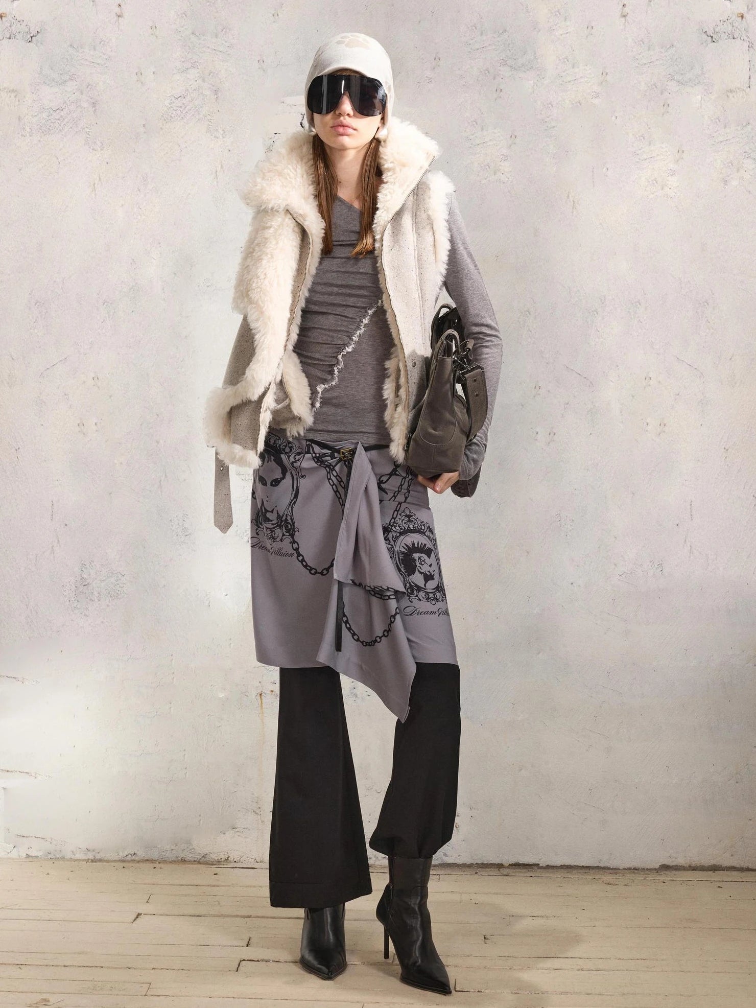 2th Desire Fleece Lined Wool Blend V Neck Zipper Front Paneled Women Black White Warm Vest