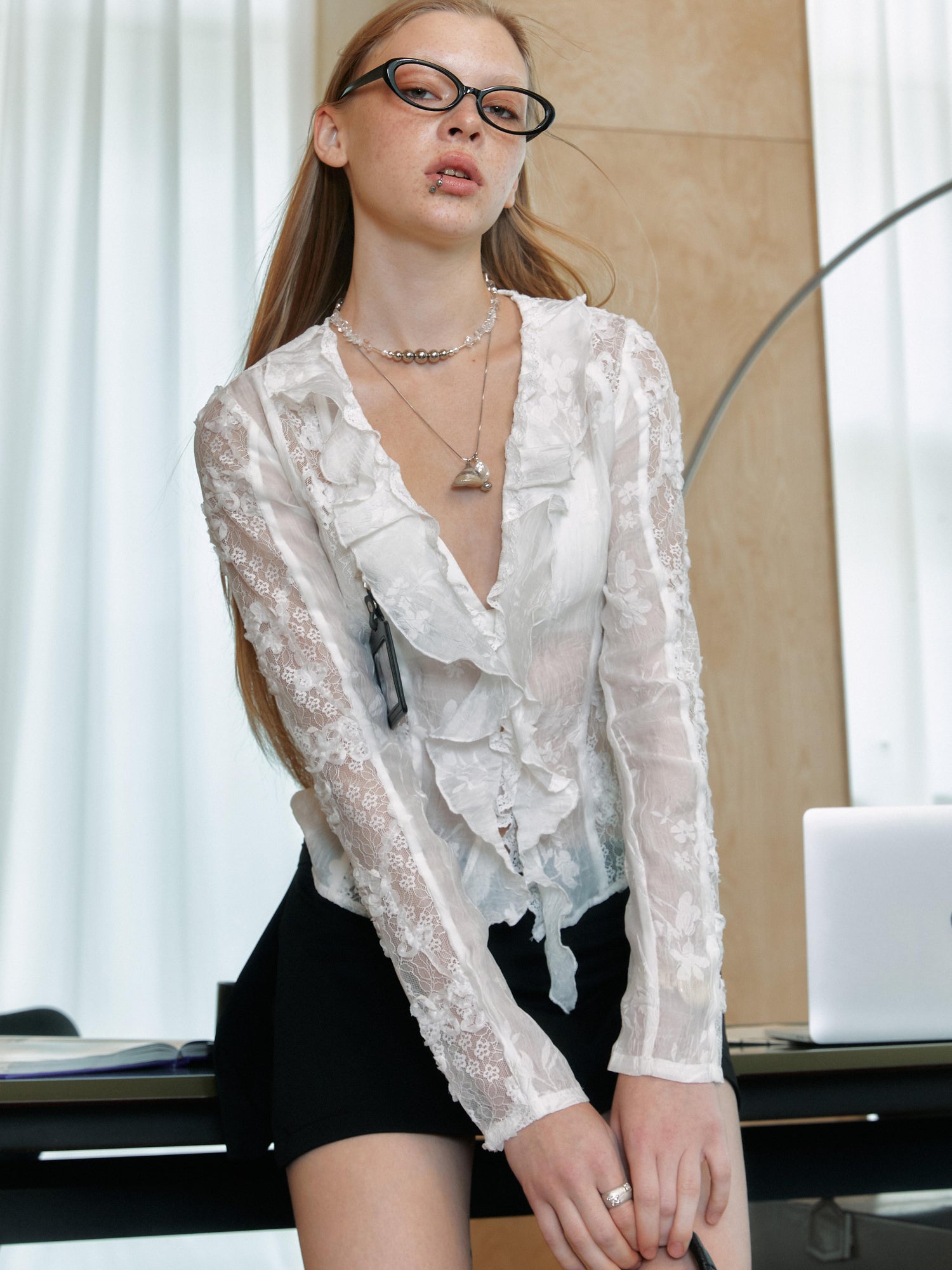 2th Desire Lace Floral Peplum Long Sleeve Blouse