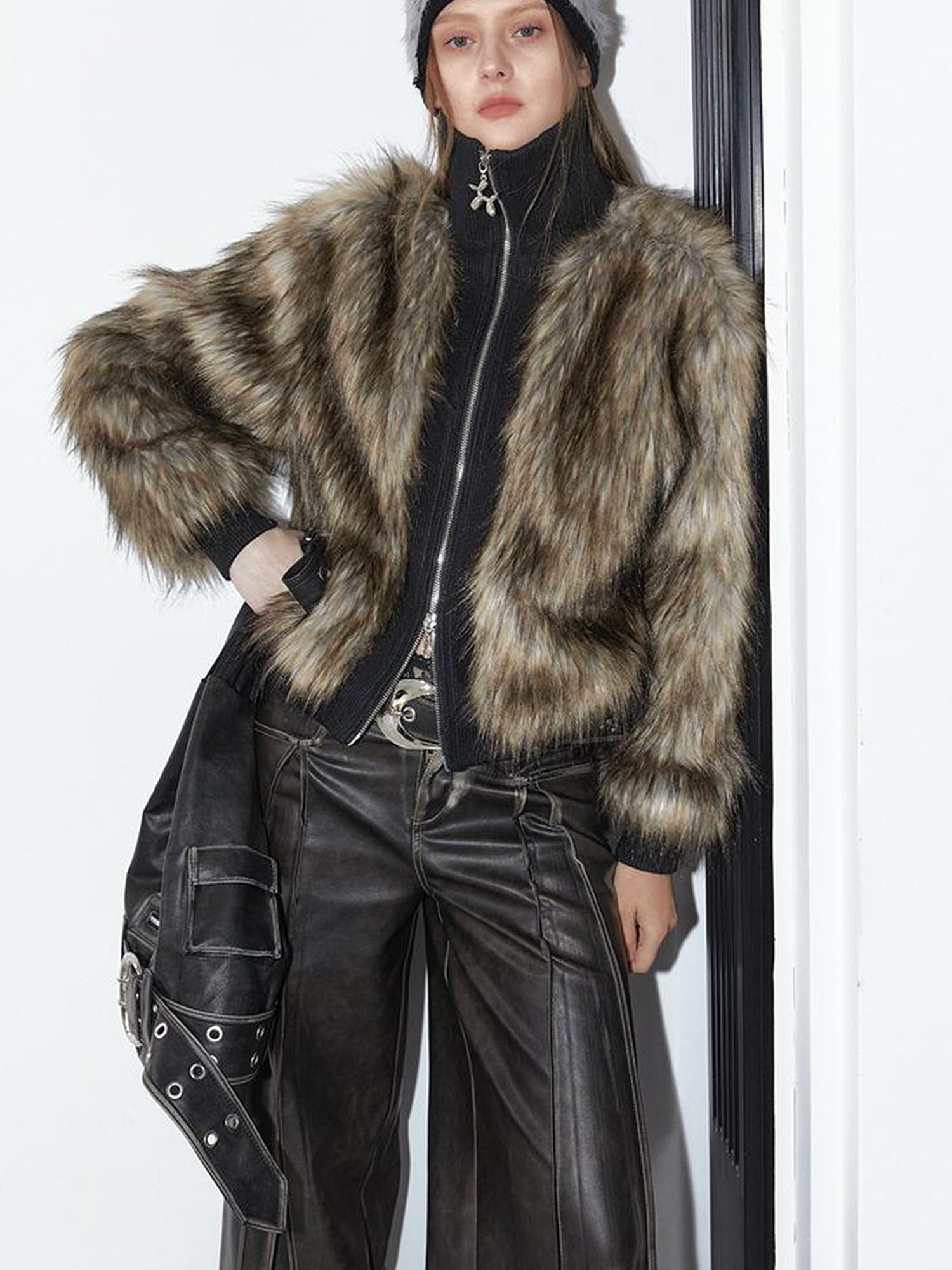 2th Desire Vintage Black Faux Fur Ribbed Short Jacket