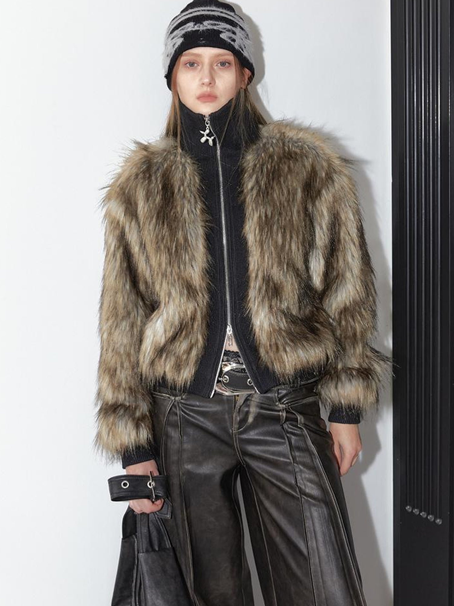 2th Desire Vintage Black Faux Fur Ribbed Short Jacket