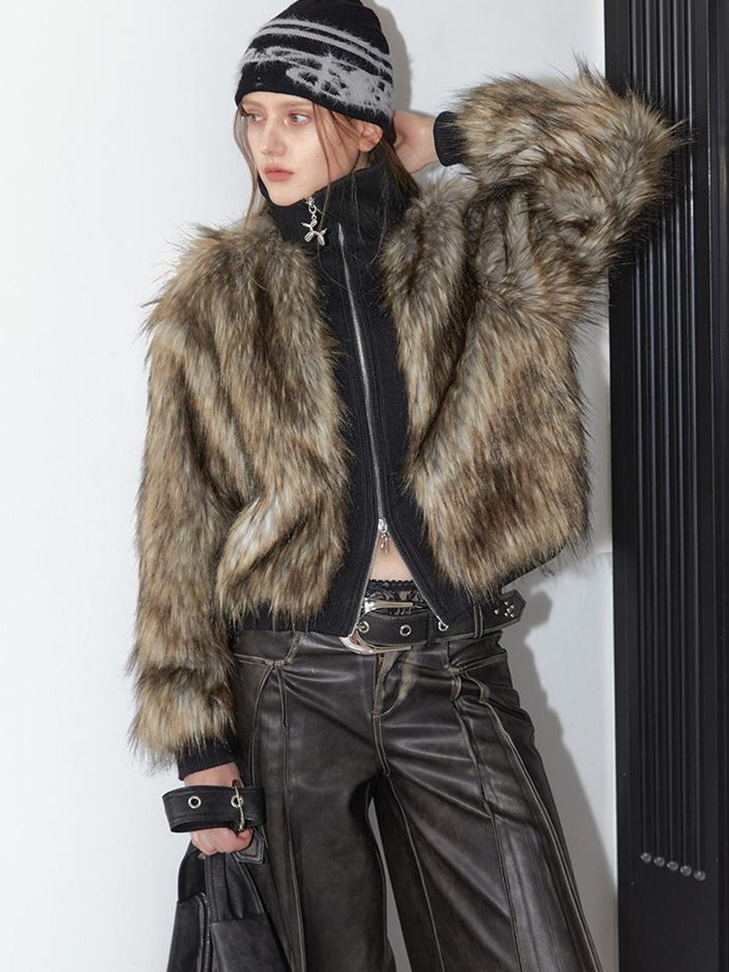 2th Desire Vintage Black Faux Fur Ribbed Short Jacket