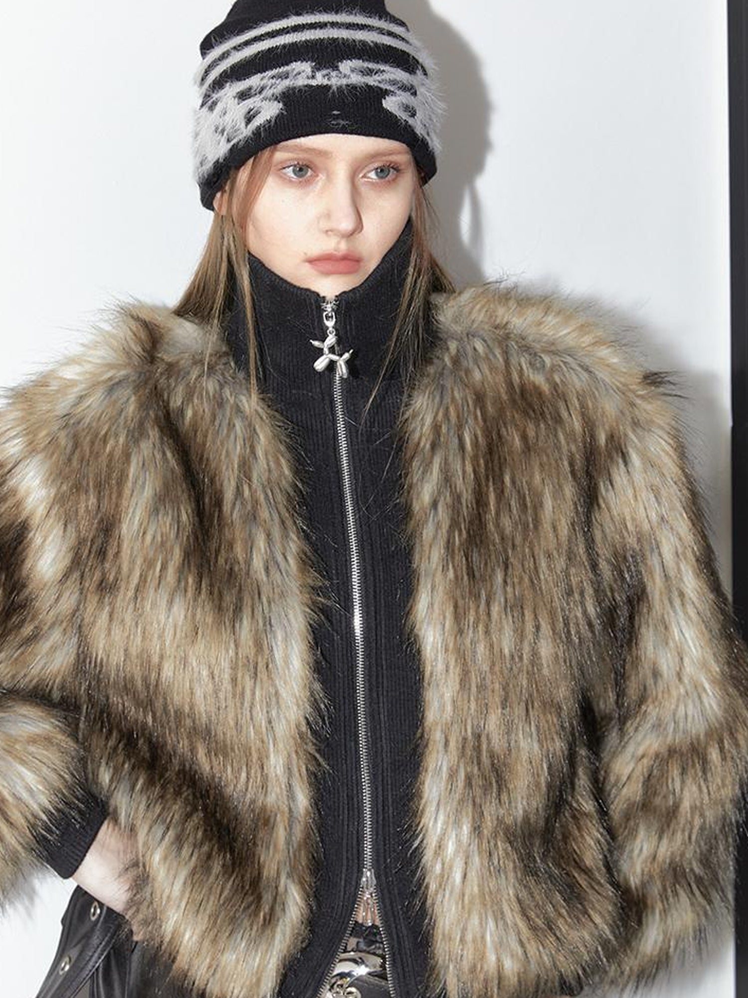 2th Desire Vintage Black Faux Fur Ribbed Short Jacket