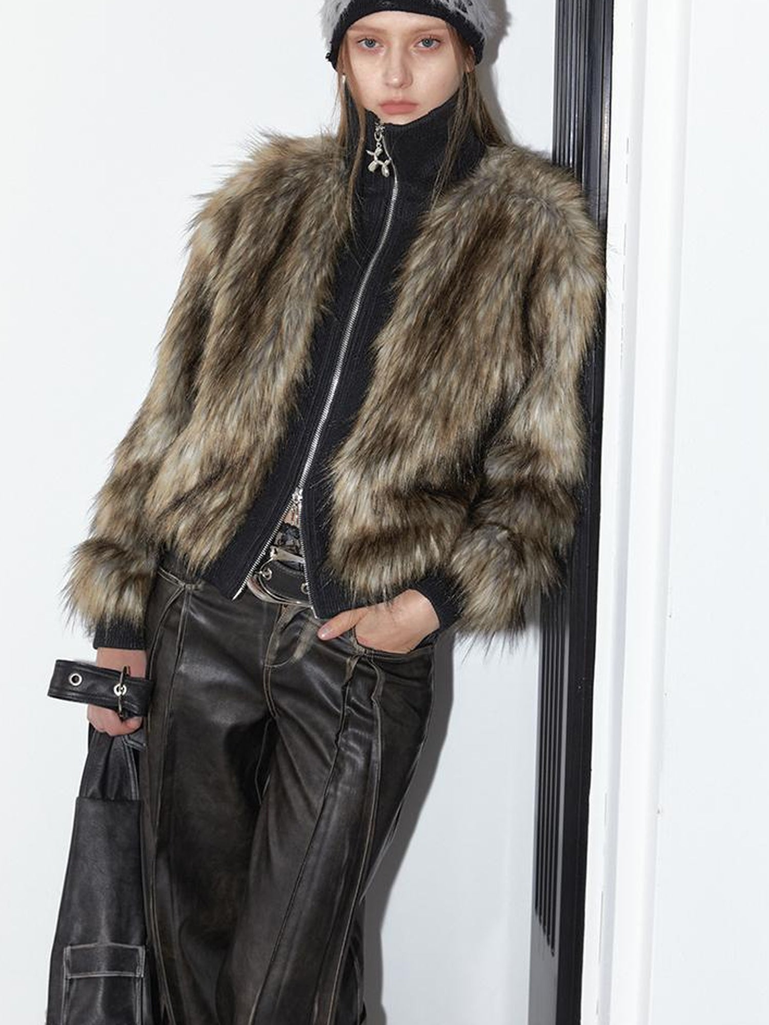 2th Desire Vintage Black Faux Fur Ribbed Short Jacket