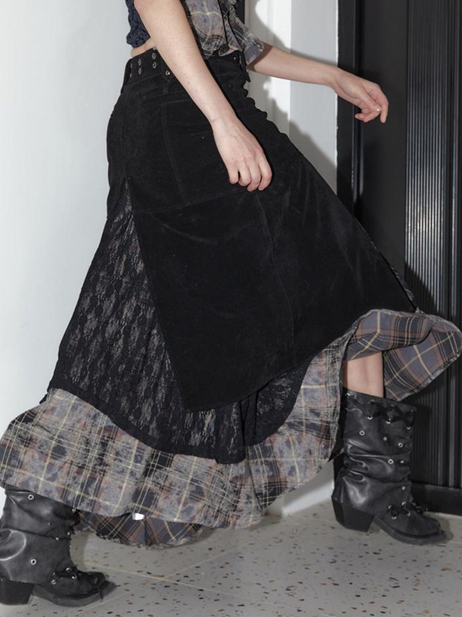 2th Desire Vintage Black Lace Asymmetrical Midi Skirt