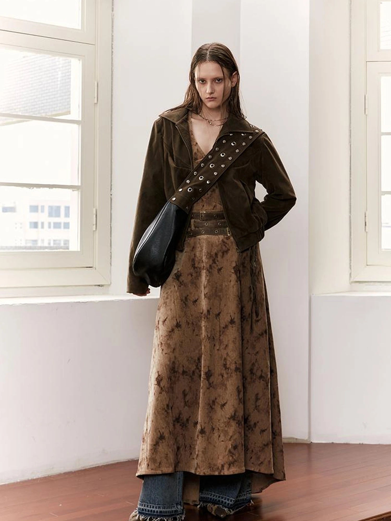 Vintage Black Metal Trimmed Tote Bag With Crossbody Strap