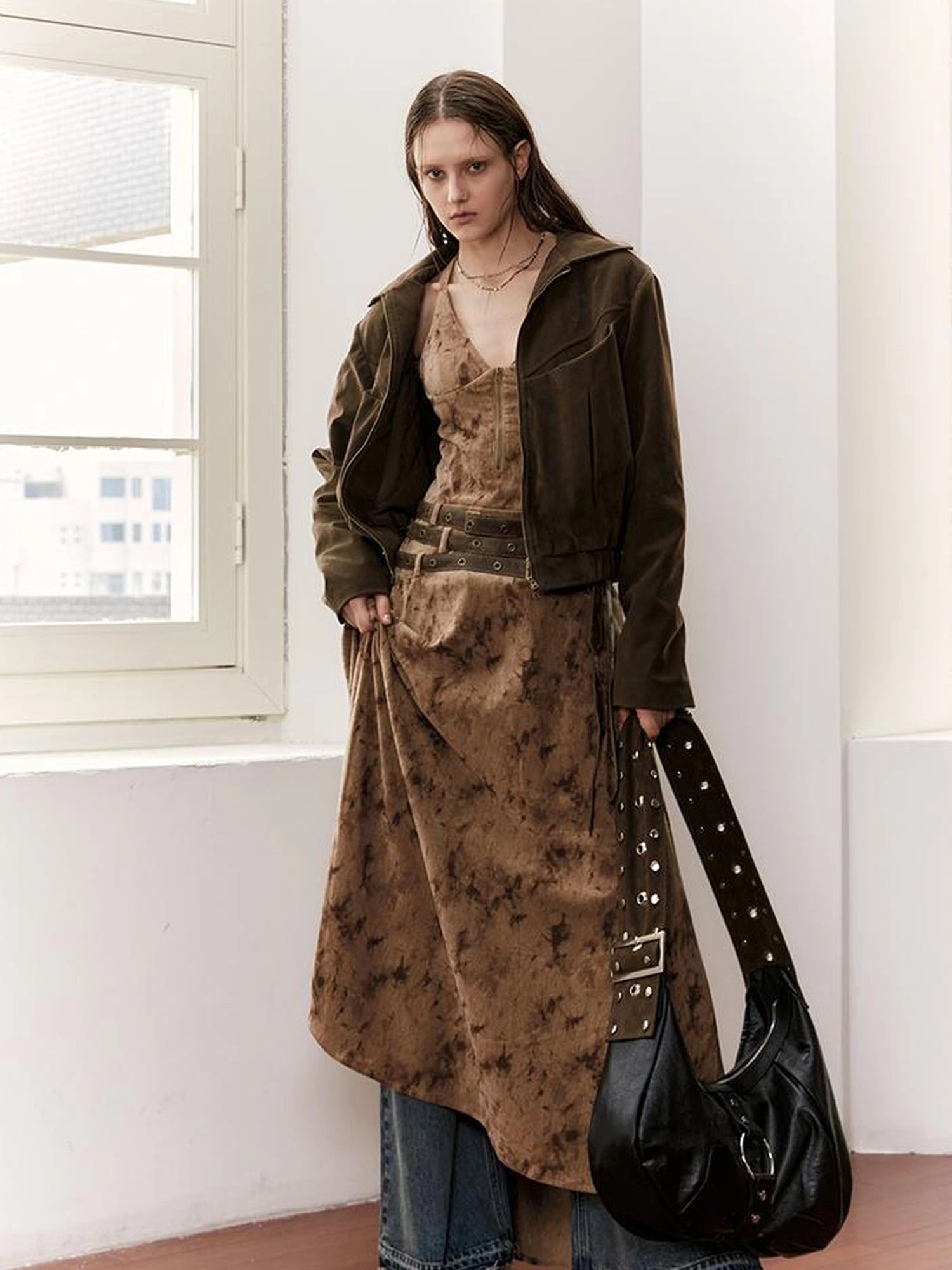 Vintage Black Metal Trimmed Tote Bag With Crossbody Strap