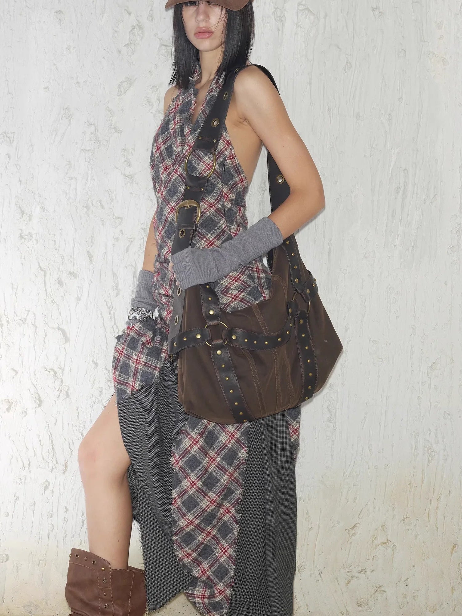 2th_Desire_Vintage_Rivet_Studded_Crossbody_Bag_With_Wide_Strap_MISSTT