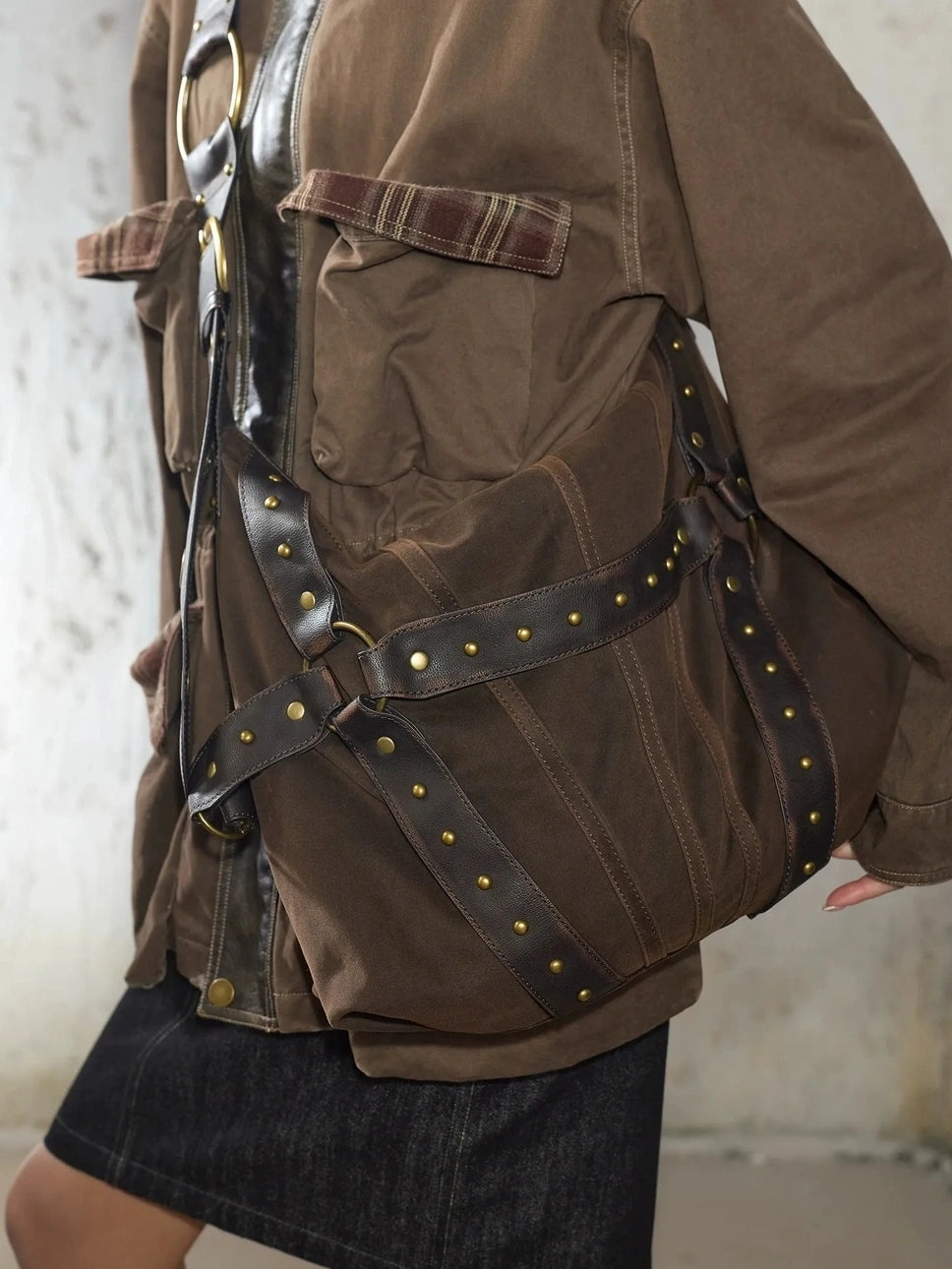 2th Desire Vintage Rivet Studded Crossbody Bag With Wide Strap