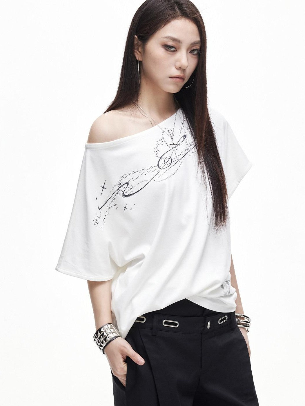 3MODE White Letter Print Slanted Neck Relaxed Fit Women&