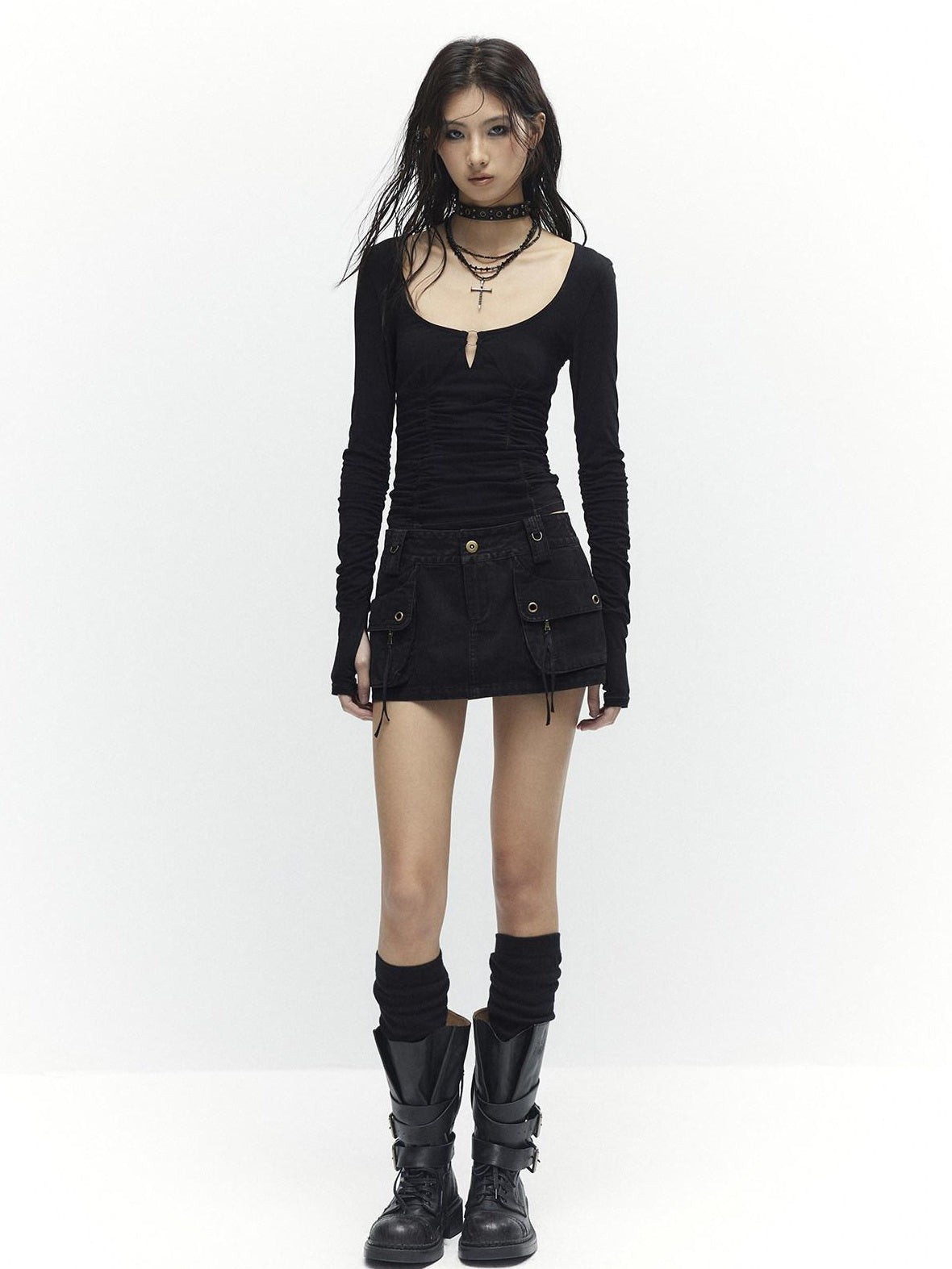 Low pixel Slim Fit Ruched Stretch Cotton Gothic Black Women U Neck Long Sleeve Crop Tops