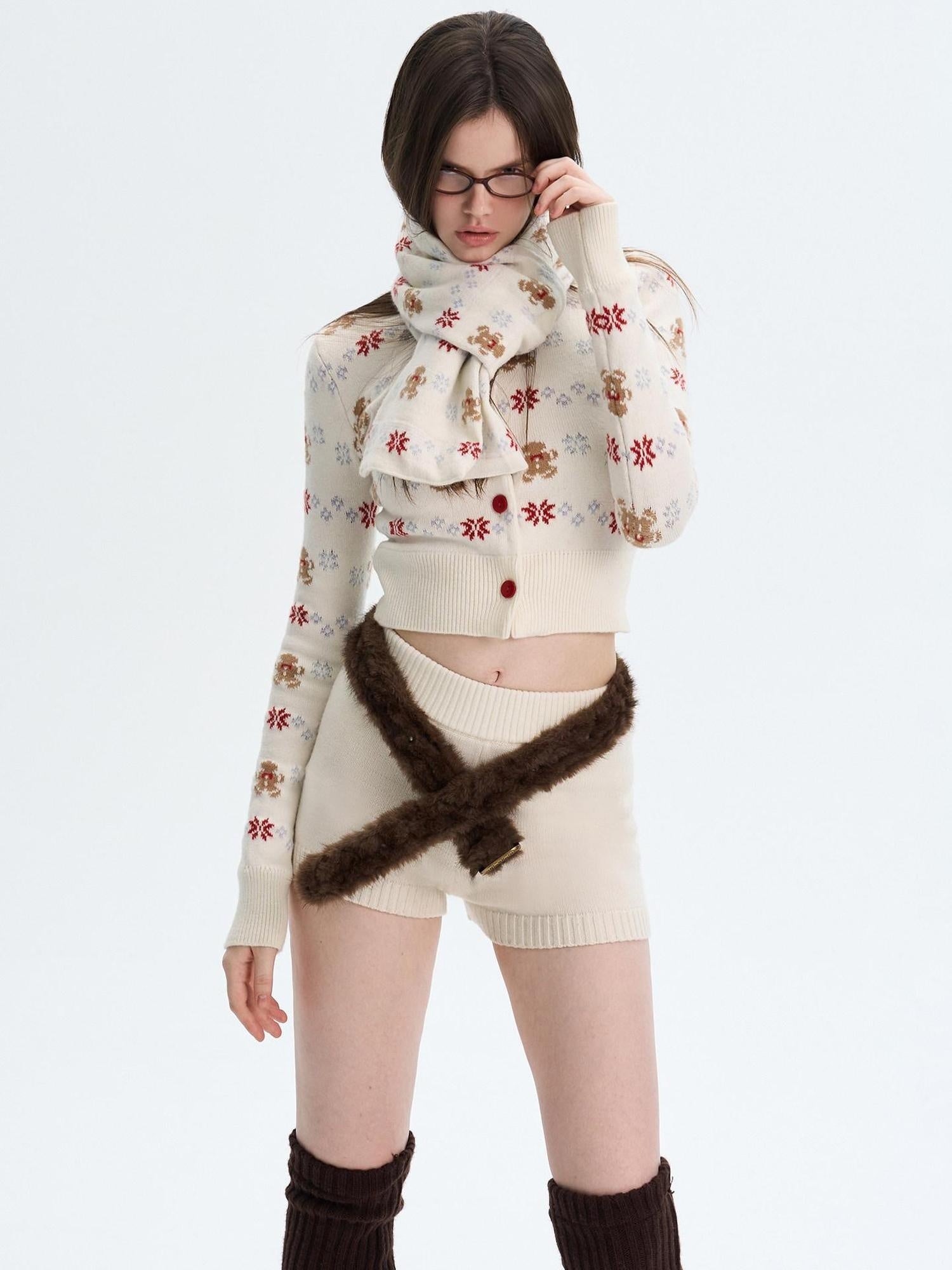The NeverMore Cashmere Blend Bear Jacquard Cute Slim Cropped Crewneck Knitwear Cardigans