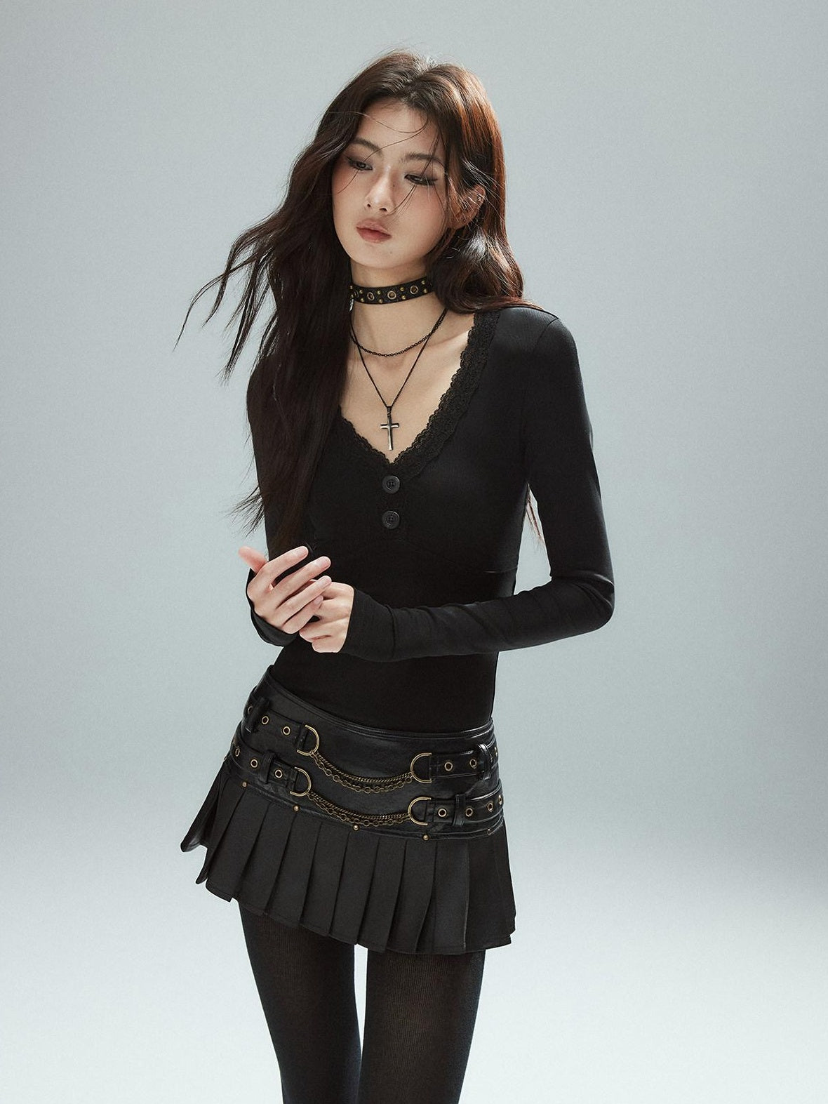 Low pixel Soft Lyocell Stretch Slim Urban Panel V-neck Black Long Sleeve Crop Tops