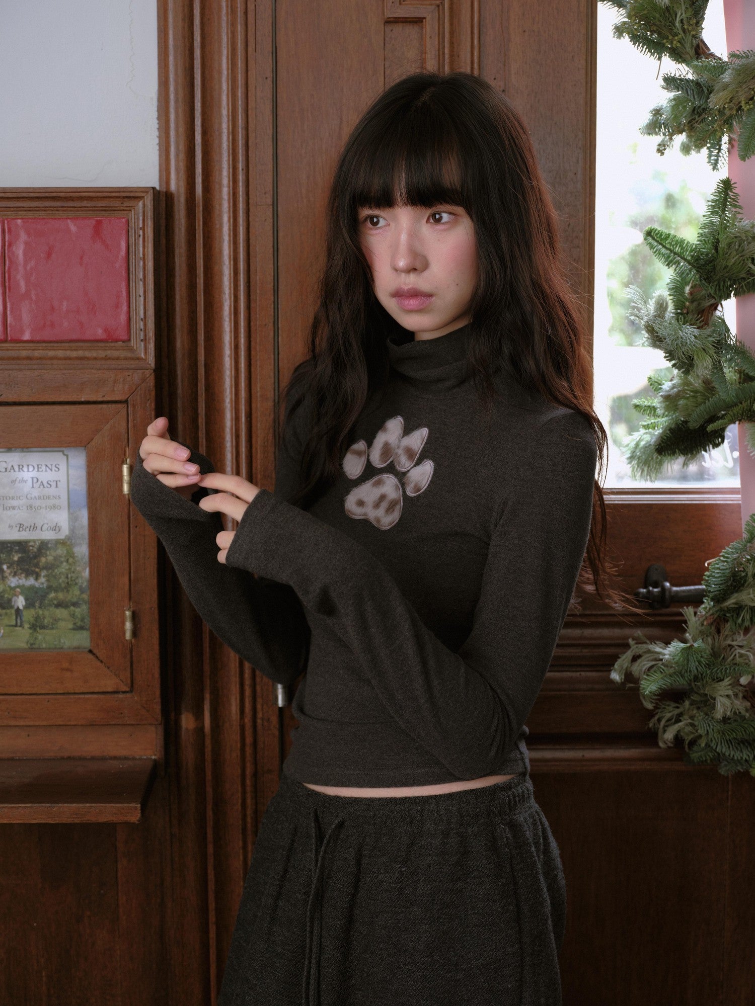 DKZ OFFICIAL Fuzzy High Neck Cat Paw Patchwork Slim Fit Women&