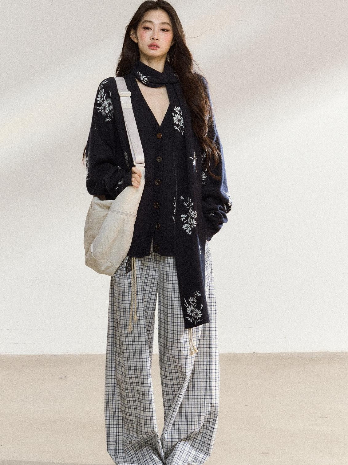 7Shiftin Navy Large Floral Jacquard V-neck Oversized Women&