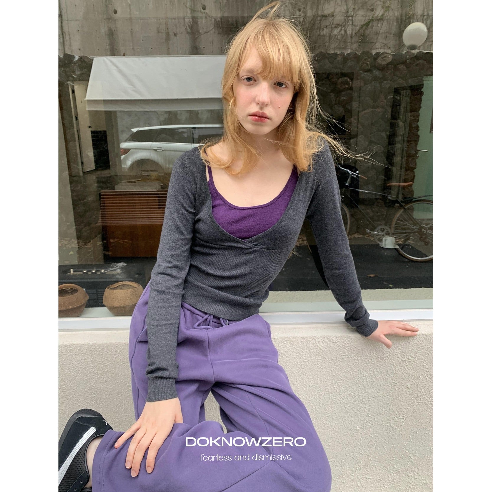 DKZ_OFFICIAL_V-neck_Colorblock_Faux_Layered_Women&