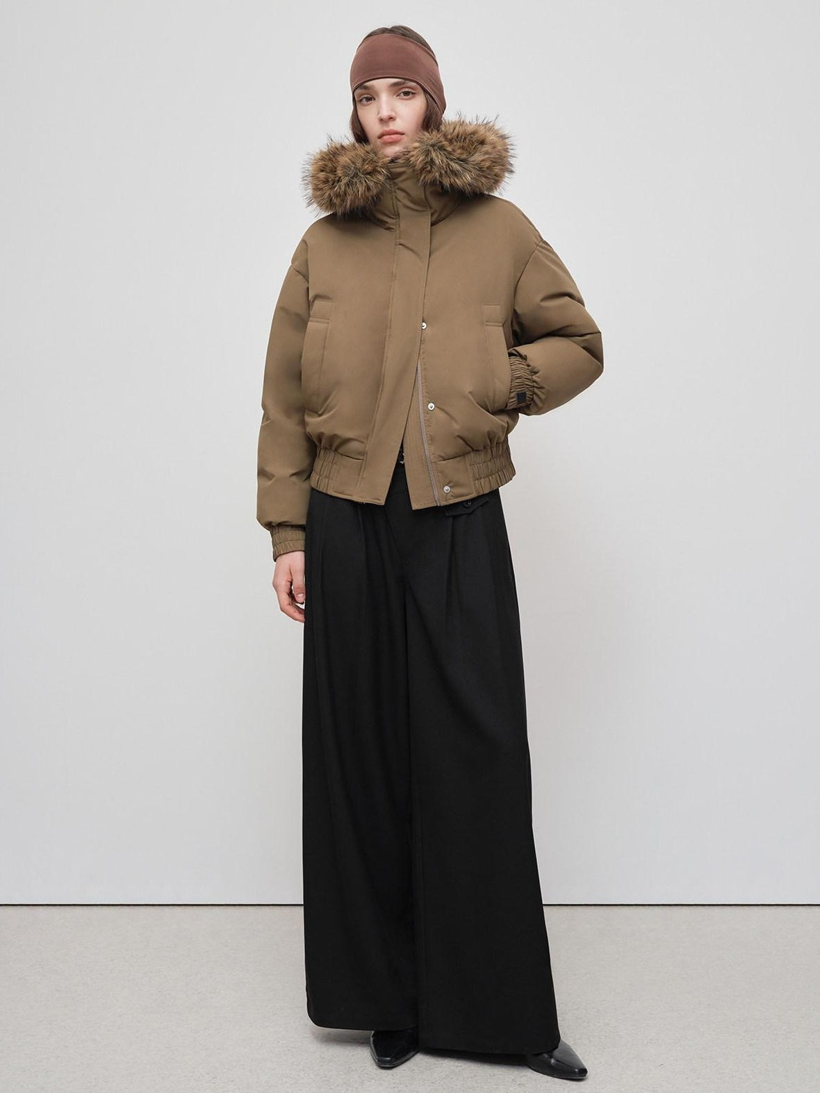 RUN TO THE FUTURE 90 Percent White Duck Down Short Straight Women Detachable Hood Fur Down Jackets