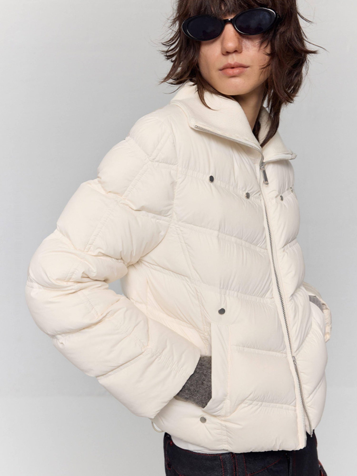 RUN TO THE FUTURE 90% White Duck Down Warm Short Straight Retro Cream Nylon Zipper Down Jackets
