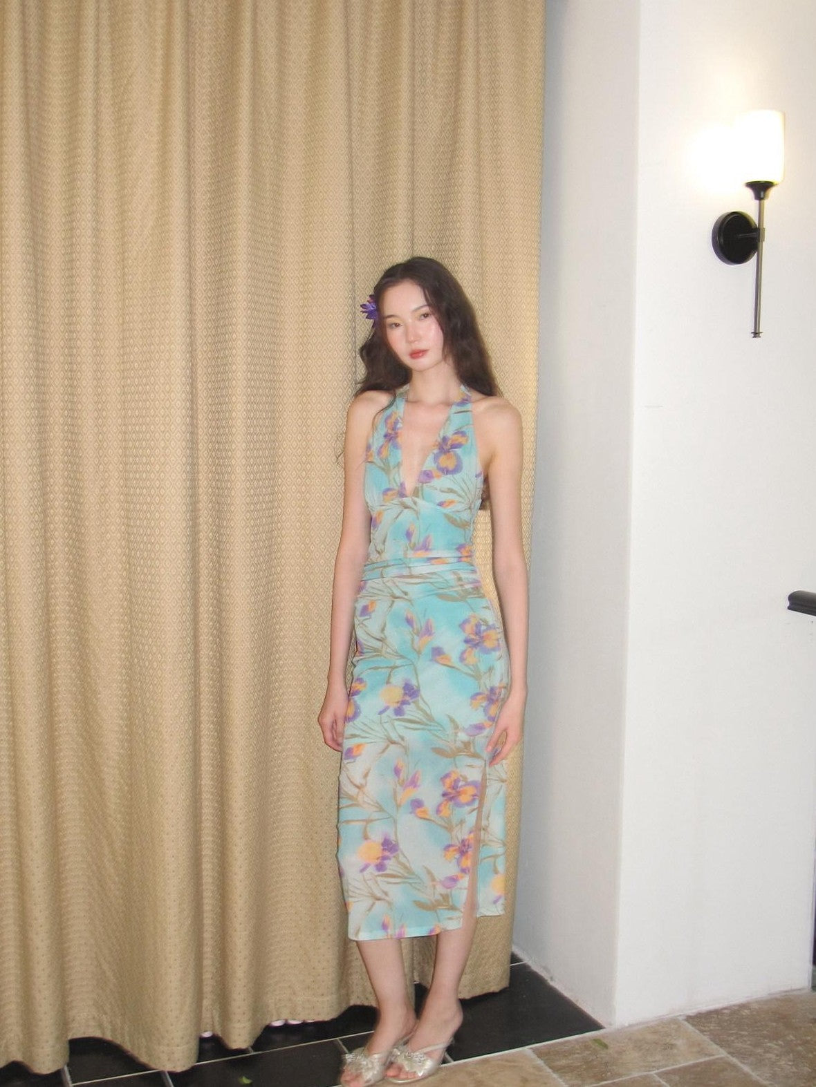 9rotic Mint Iris Floral Shimmer Slim V-neck Tie Women&