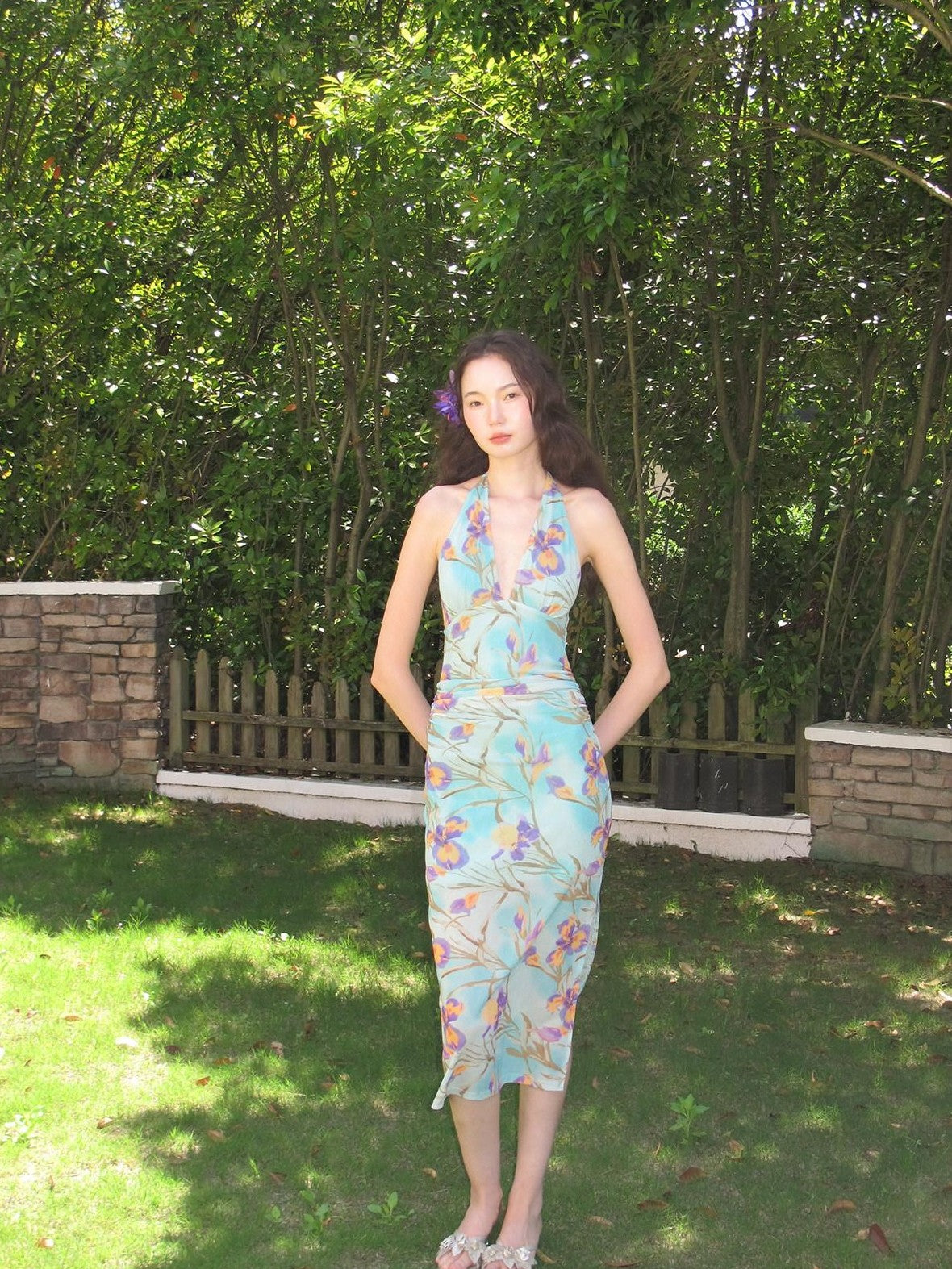 9rotic Mint Iris Floral Shimmer Slim V-neck Tie Women&