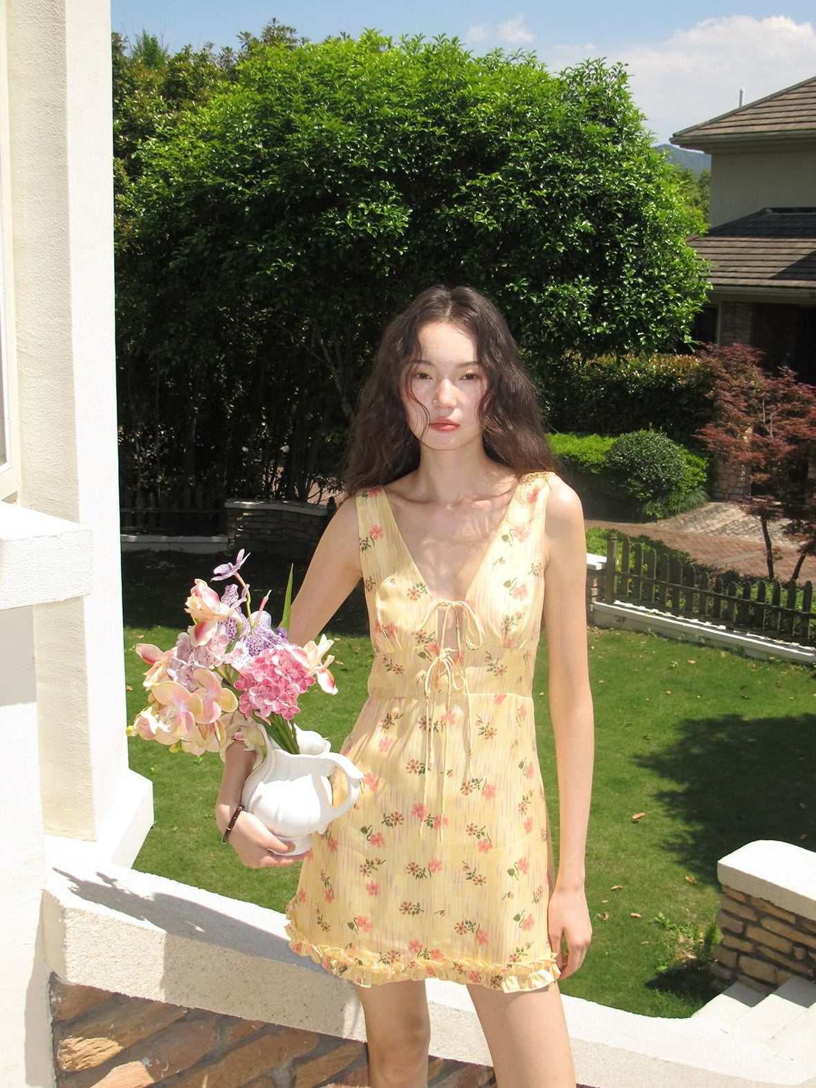 9rotic Yellow Floral V-neck Tie Waist Ruffle Sleeveless Women&