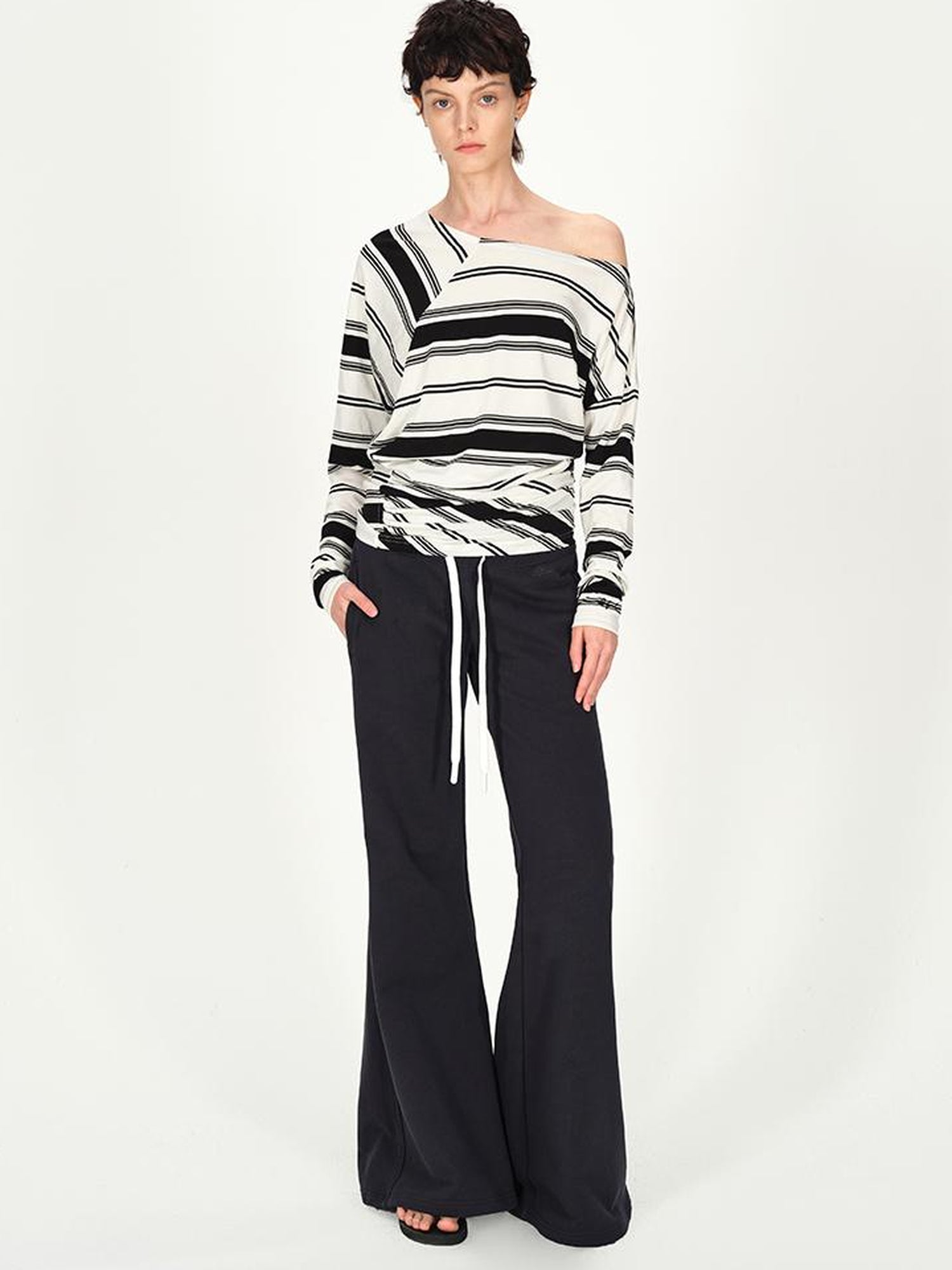 AFTADAWN Asymmetric Cut Lyocell Off Shoulder Top