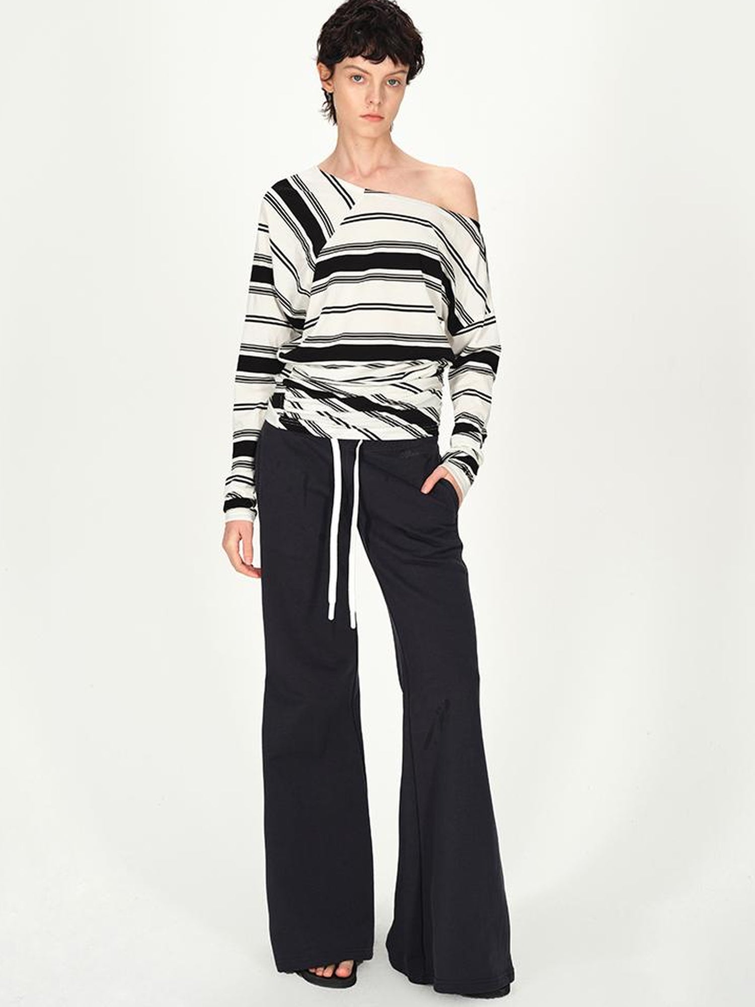 AFTADAWN Asymmetric Cut Lyocell Off Shoulder Top